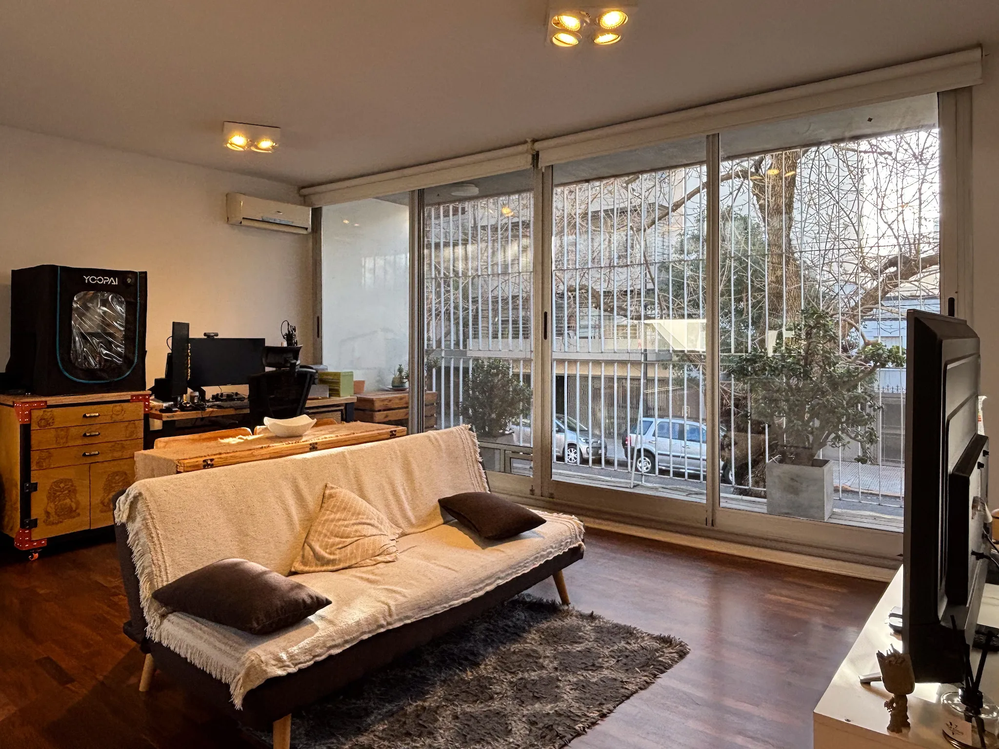 Venta departamento 2 ambientes · Balcón · Cochera cubierta · Terraza · Coghlan - Foto 2