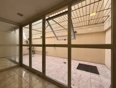 Venta Oficina · Subsuelo · Muy Luminosa · Patio · SUM · Recoleta