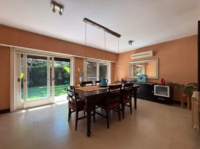 Venta Casa · 7 ambientes · Pileta · Quincho · Lomas de San Isidro