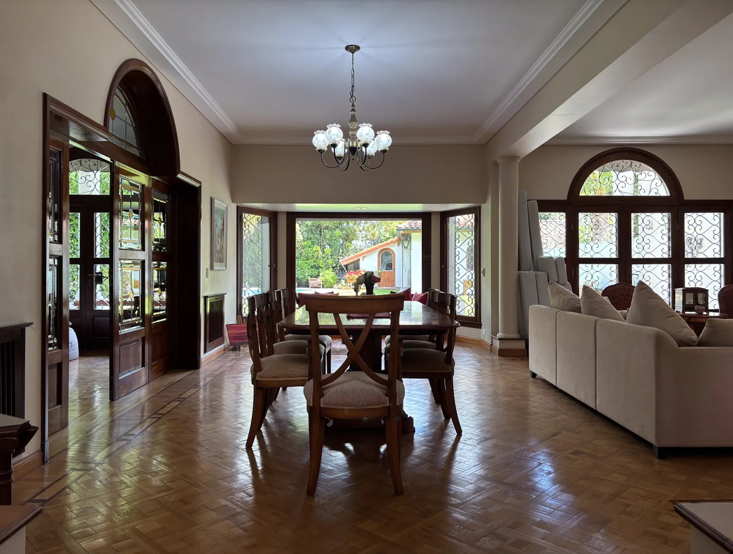 Venta Casa 8 ambientes · Quincho · Pileta · Mirador · Acassuso · San Isidro - Foto 4