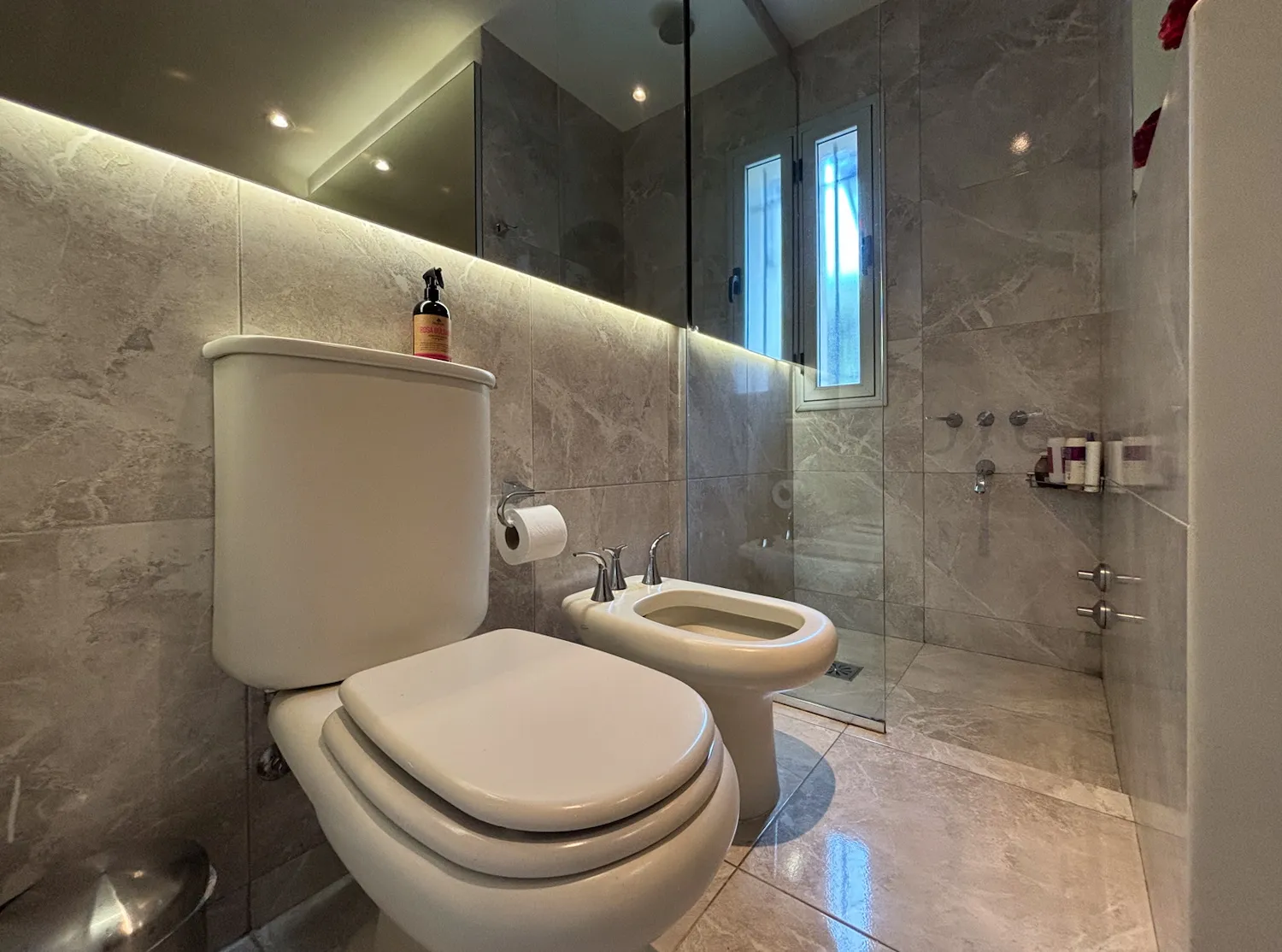 Venta Casa 8 ambientes · Quincho · Pileta · Mirador · Acassuso · San Isidro - Foto 14